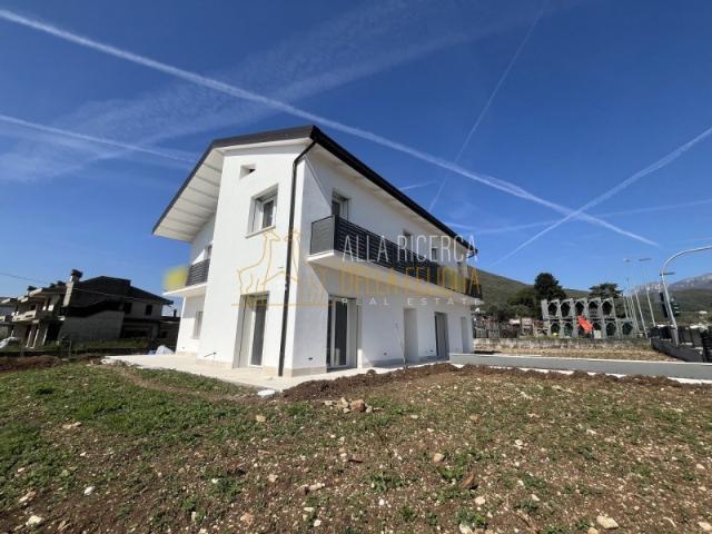 Villa bifamiliare in vendita a Piovene Rocchette via Monte Pasubio 10