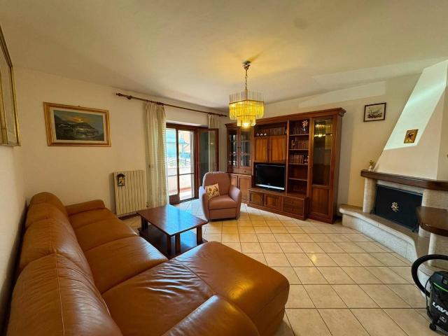 Villa bifamiliare in vendita a Pisa