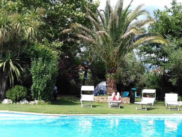 Villa bifamiliare in vendita a Pistoia