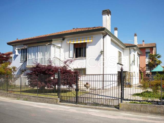 Villa bifamiliare in vendita a Preganziol via 2 Giugno, 29, Frescada