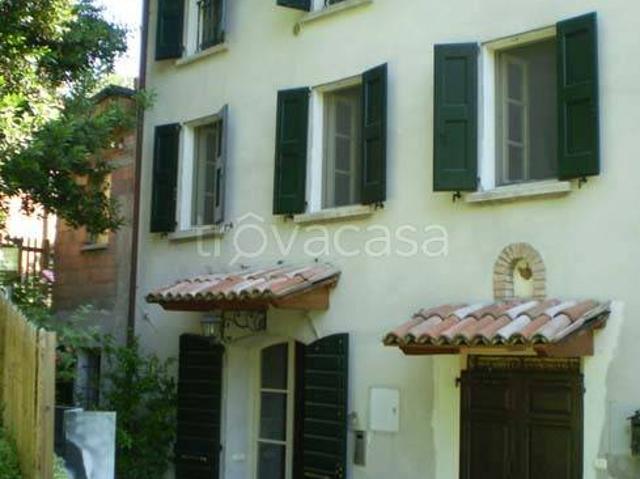 Villa bifamiliare in vendita a Prignano sulla Secchia via Vandelli, 1784