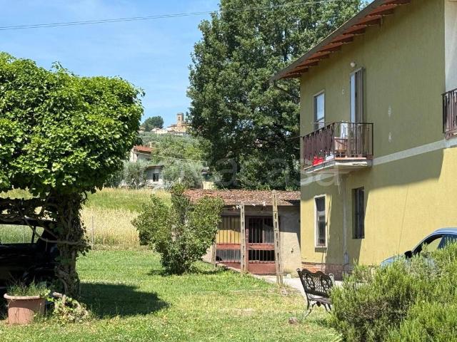 Villa bifamiliare in vendita a Quarrata via di Brunella