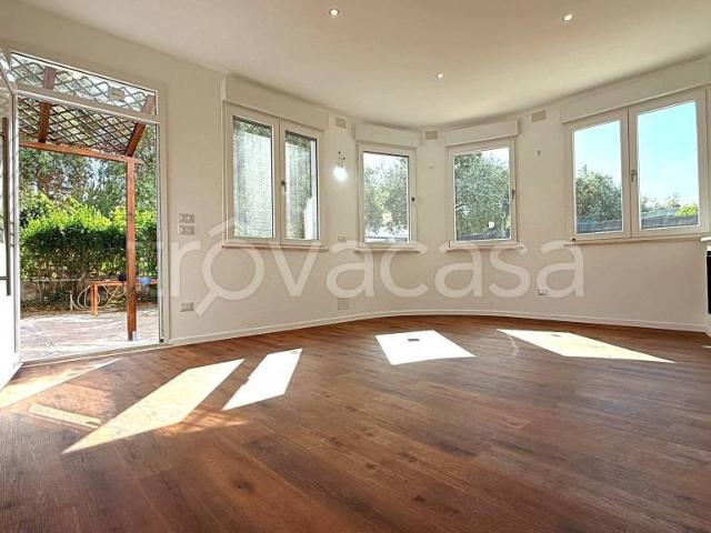 Villa bifamiliare in vendita a Quartu Sant'Elena