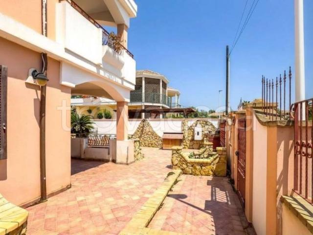Villa bifamiliare in vendita a Quartu Sant'Elena via Baleari
