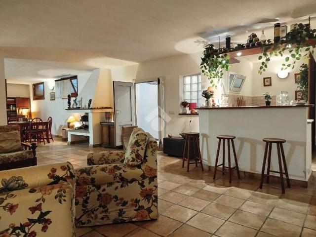 Villa bifamiliare in vendita a Quartu Sant'Elena via Marghine, 11