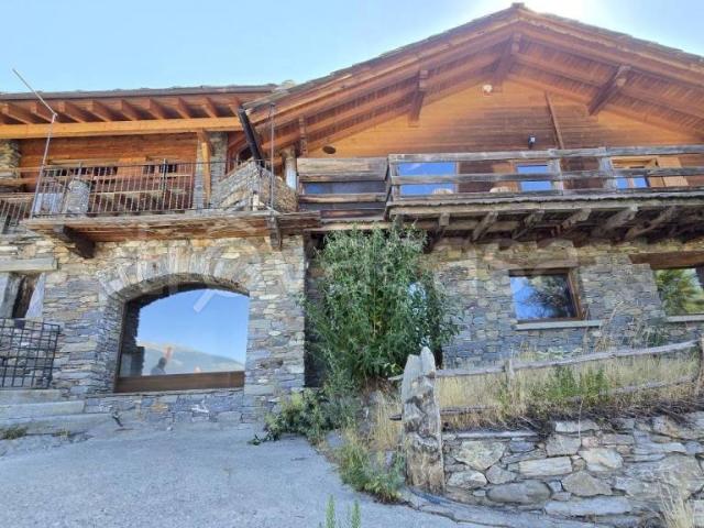 Villa bifamiliare in vendita a Quart