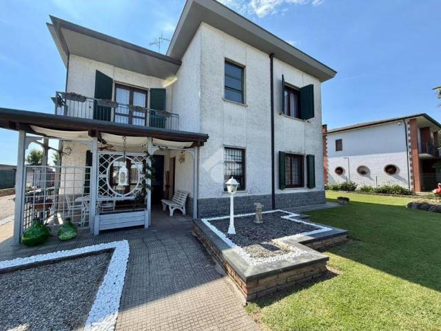 Villa bifamiliare in vendita a Quintano via Crema Vailate, 9