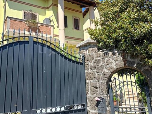 Villa bifamiliare in vendita a Rocca di Papa via 4 Novembre, 14