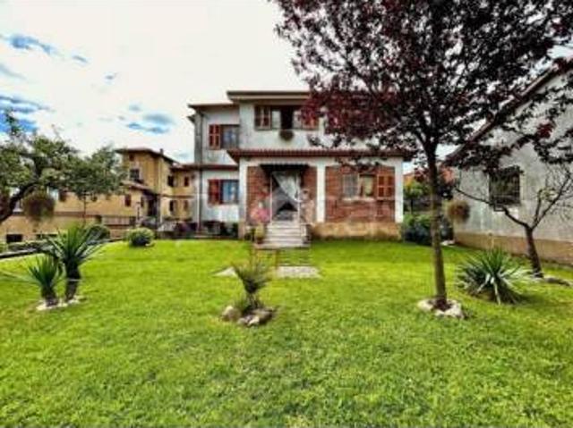 Villa bifamiliare in vendita a Rocca di Papa via campi d Annibale