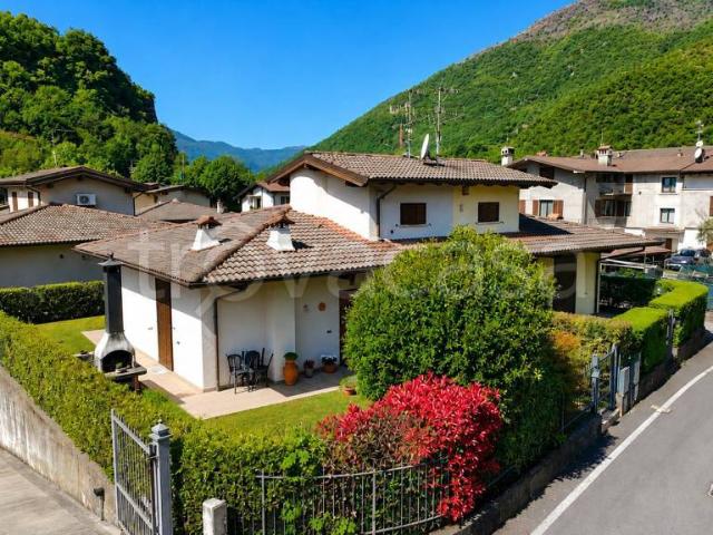 Villa bifamiliare in vendita a Roè Volciano