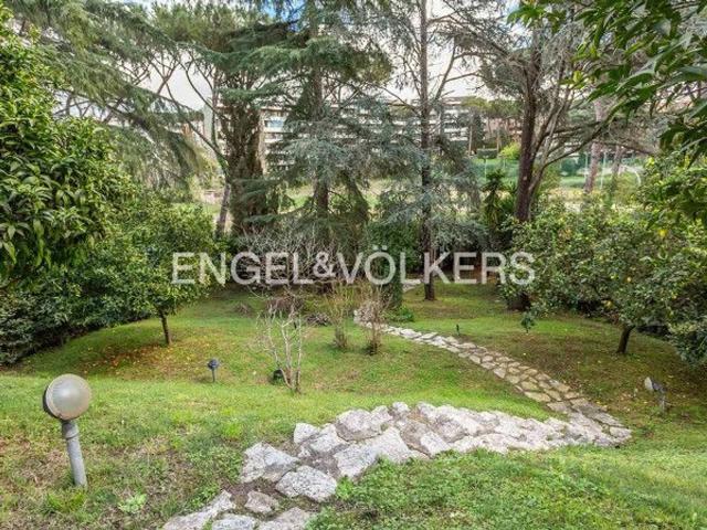 Villa bifamiliare in vendita a Roma