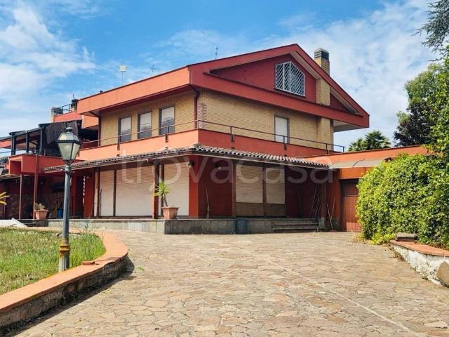 Villa bifamiliare in vendita a Roma via Celico, 15, Trigoria