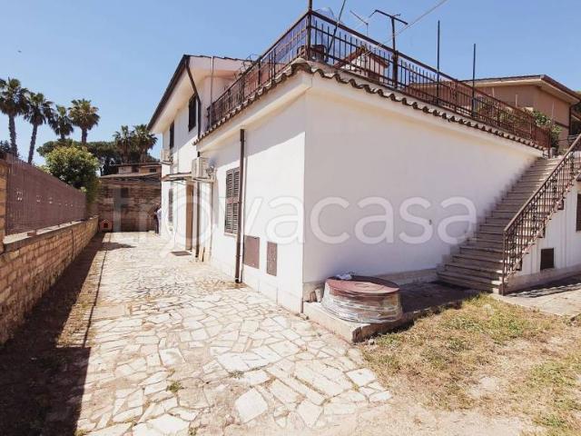 Villa bifamiliare in vendita a Roma, Castel di Leva