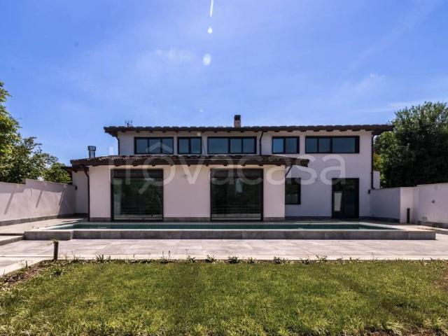 Villa bifamiliare in vendita a Roma, Maglianella