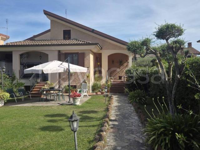 Villa bifamiliare in vendita a Roma, Pisana Bravetta