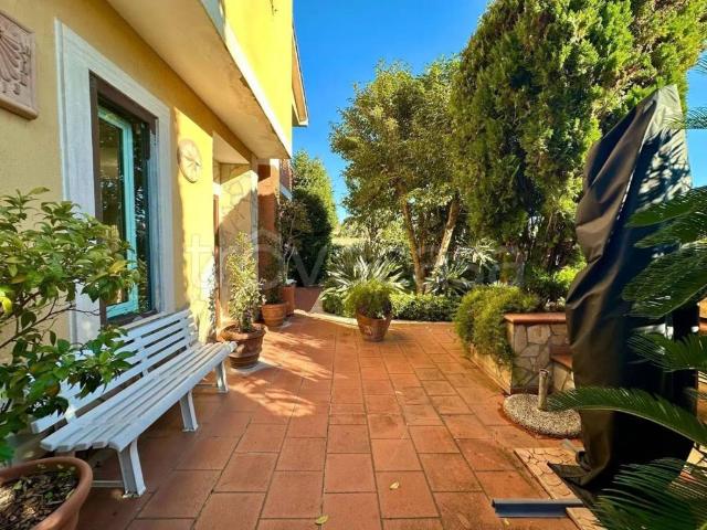 Villa bifamiliare in vendita a Roma, Pisana Bravetta