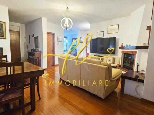 Villa bifamiliare in vendita a Rosignano Marittimo