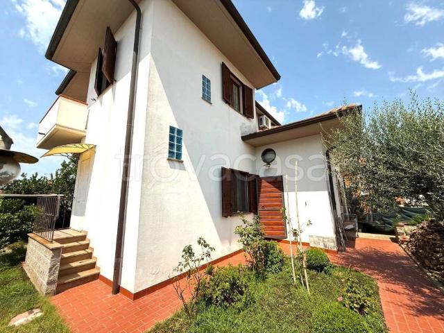 Villa bifamiliare in vendita a Rosignano Marittimo, Rosignano Solvay