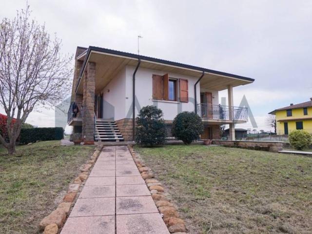 Villa bifamiliare in vendita a Ravenna via del Fabbro, Santo Stefano Gambellara
