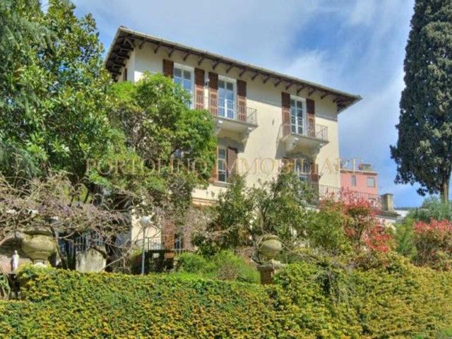 Villa bifamiliare in vendita a Rapallo