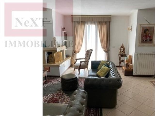 Villa bifamiliare in vendita a Reggello