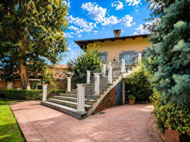 Appartamento in vendita a Rivara piazza Giuseppe Garibaldi