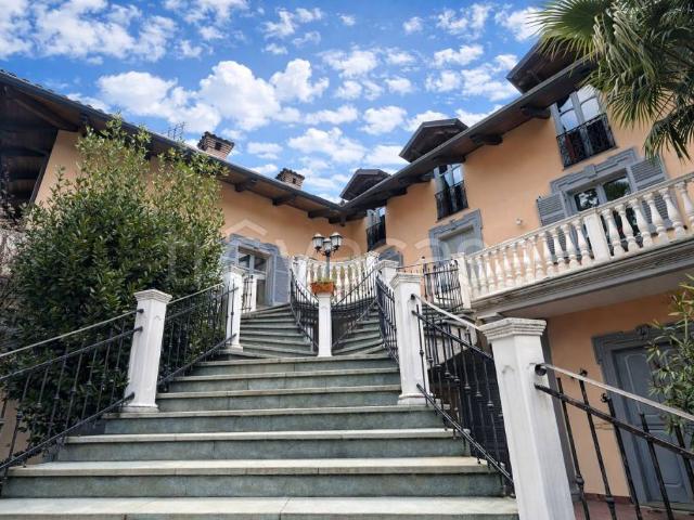 Villa bifamiliare in vendita a Rivara piazza Giuseppe Garibaldi