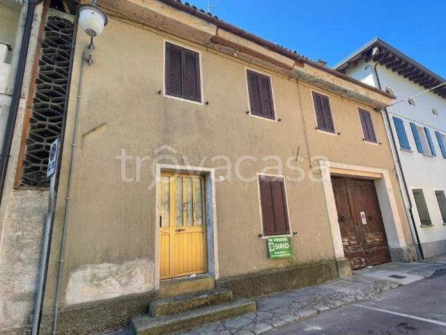 Villa bifamiliare in vendita a Rivignano Teor via Garibaldi, 37