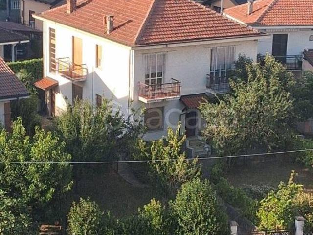 Villa bifamiliare in vendita a Rivoli via Carso