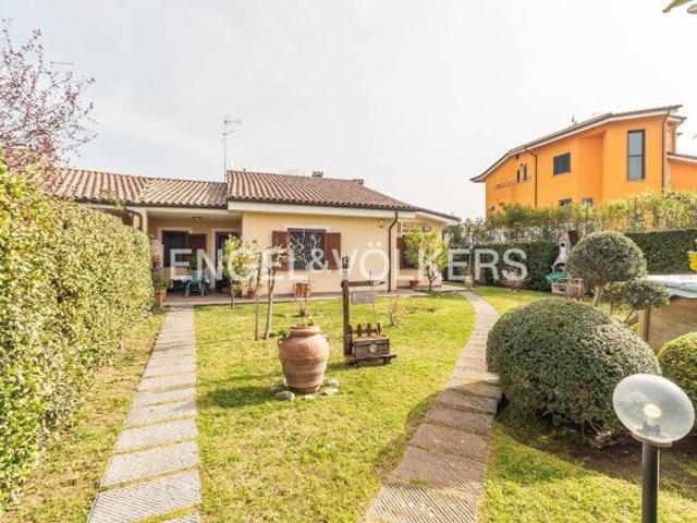 Villa bifamiliare in vendita a Riano