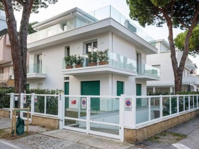 Villa bifamiliare in vendita a Riccione