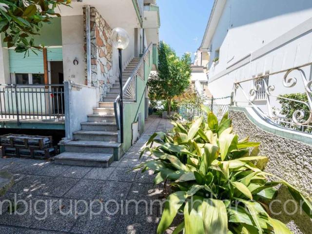 Villa bifamiliare in vendita a Riccione viale Adige, 4, Parco