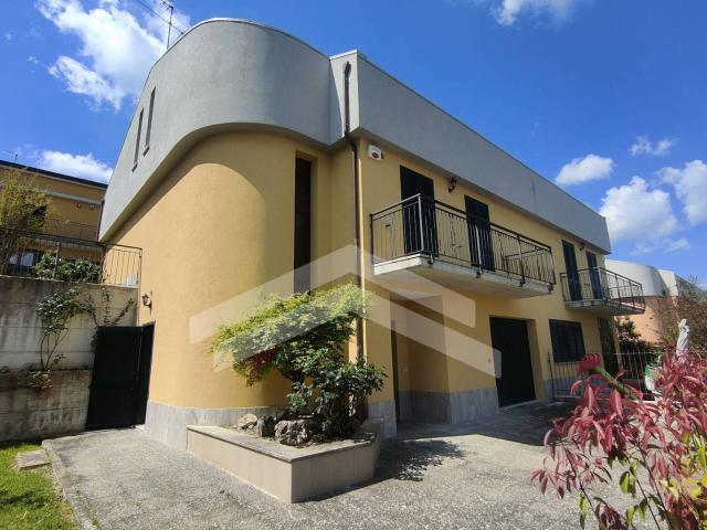 Villa bifamiliare in vendita a Ripalimosani