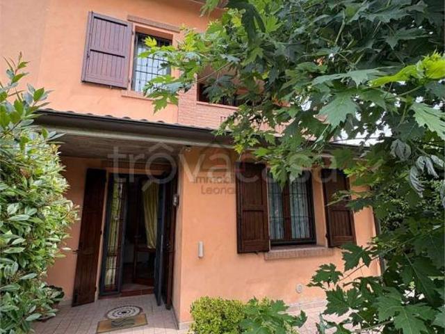 Villa bifamiliare in vendita a Rubiera viale Resistenza 24/b