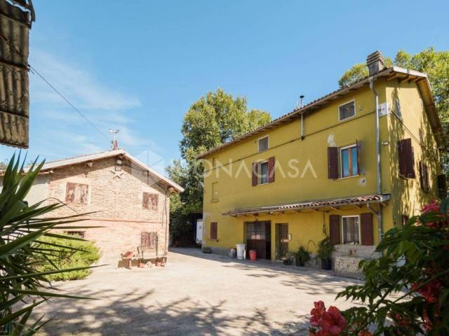 Villa bifamiliare in vendita a Rubiera piazza 24 Maggio