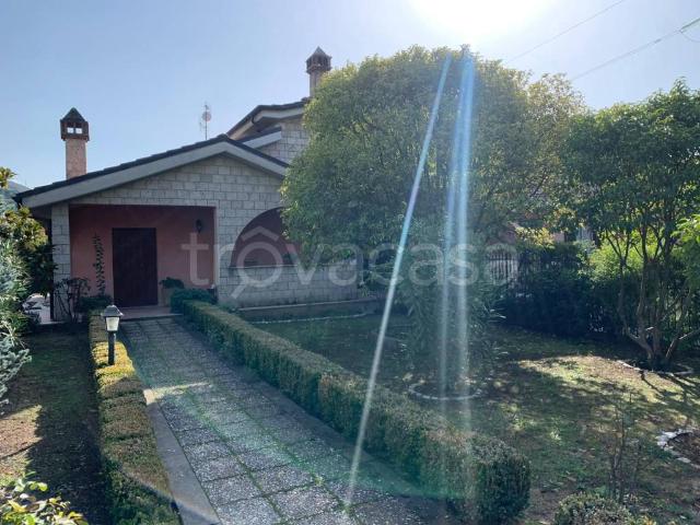 Villa bifamiliare in vendita a Terni via Trevi, Valserra Valnerina