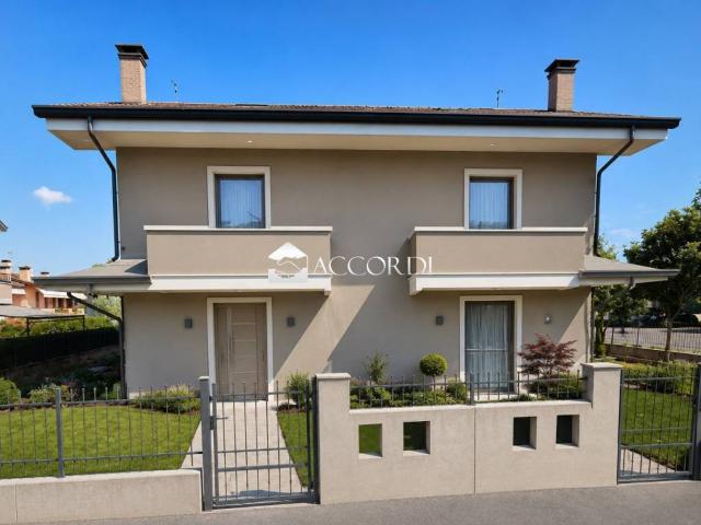Villa bifamiliare in vendita a Terrassa Padovana