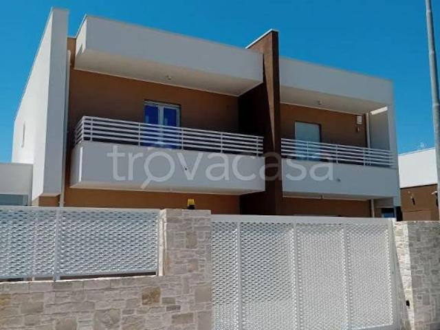 Villa bifamiliare in vendita a Trani via dei Mirti