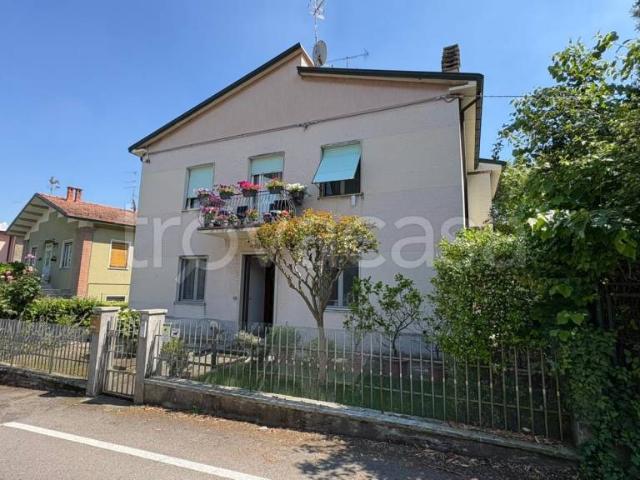 Villa bifamiliare in vendita a Traversetolo via I. Cocconi, 25