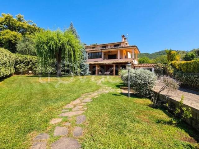 Villa bifamiliare in vendita a Trevignano Romano