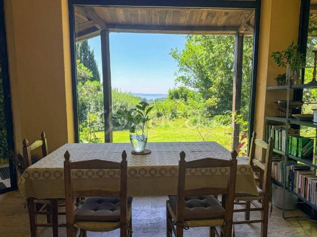 Villa bifamiliare in vendita a Trevignano Romano