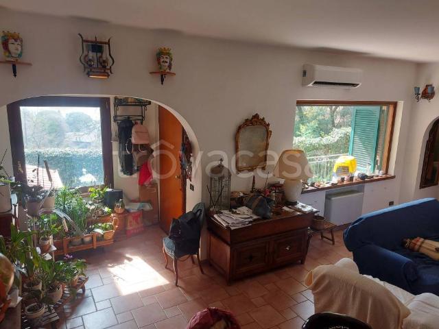Villa bifamiliare in vendita a Trevignano Romano via Settevene Ovest