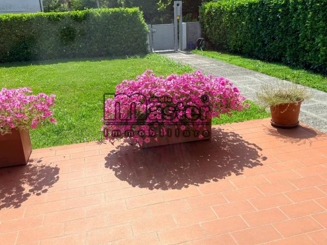Villa bifamiliare in vendita a Treviso, Selvana