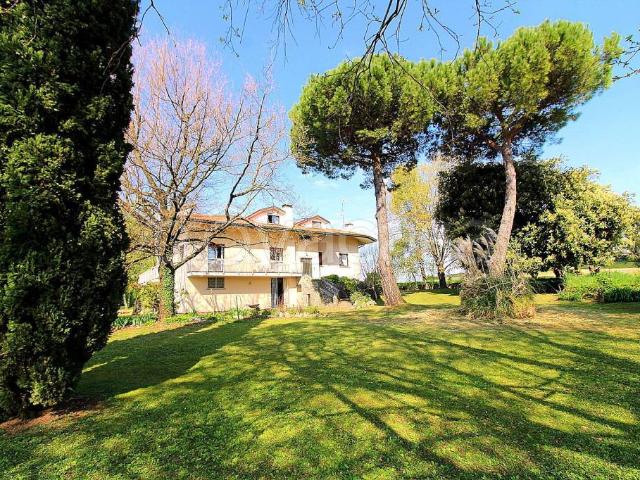 Villa bifamiliare in vendita a Tricesimo via della Natività