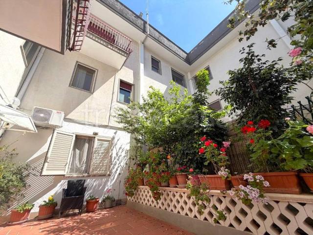 Villa bifamiliare in vendita a Triggiano via San Giorgio