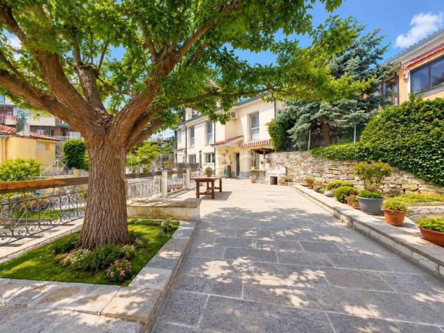 Villa bifamiliare in vendita a Trieste via di Chiadino, 32, San Luigi Rozzol