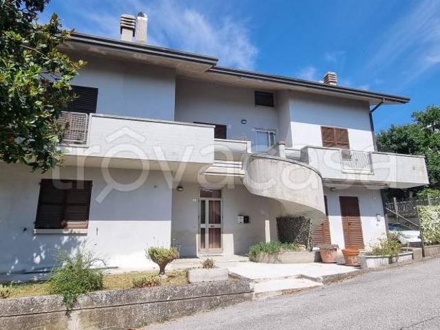 Villa bifamiliare in vendita a Urbino via Don Nello Ligi, Pieve Di Cagna