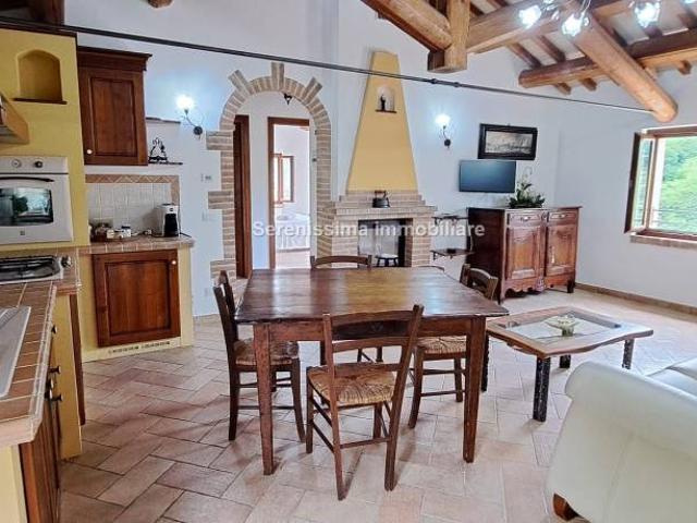 Villa bifamiliare in vendita a Vallefoglia via Pontevecchio