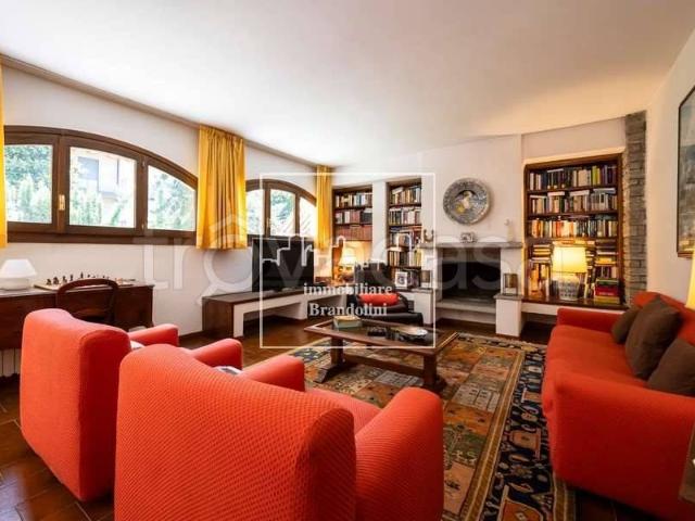 Villa bifamiliare in vendita a Varese, Brunella