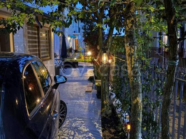 Villa bifamiliare in vendita a Venezia via Passo Pordoi, 1, Favaro Veneto